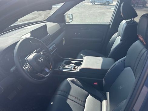 New 2026 Honda Pilot TrailSport image 9