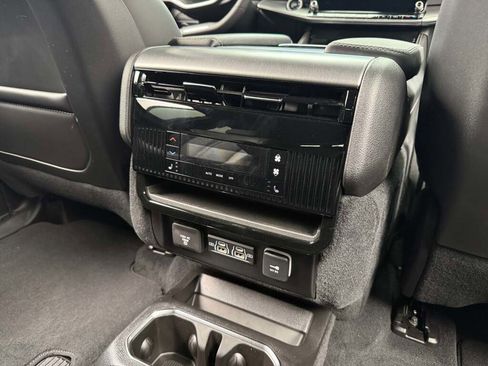 New 2025 Jeep Wagoneer L Series II w/ Premium Group I image 21