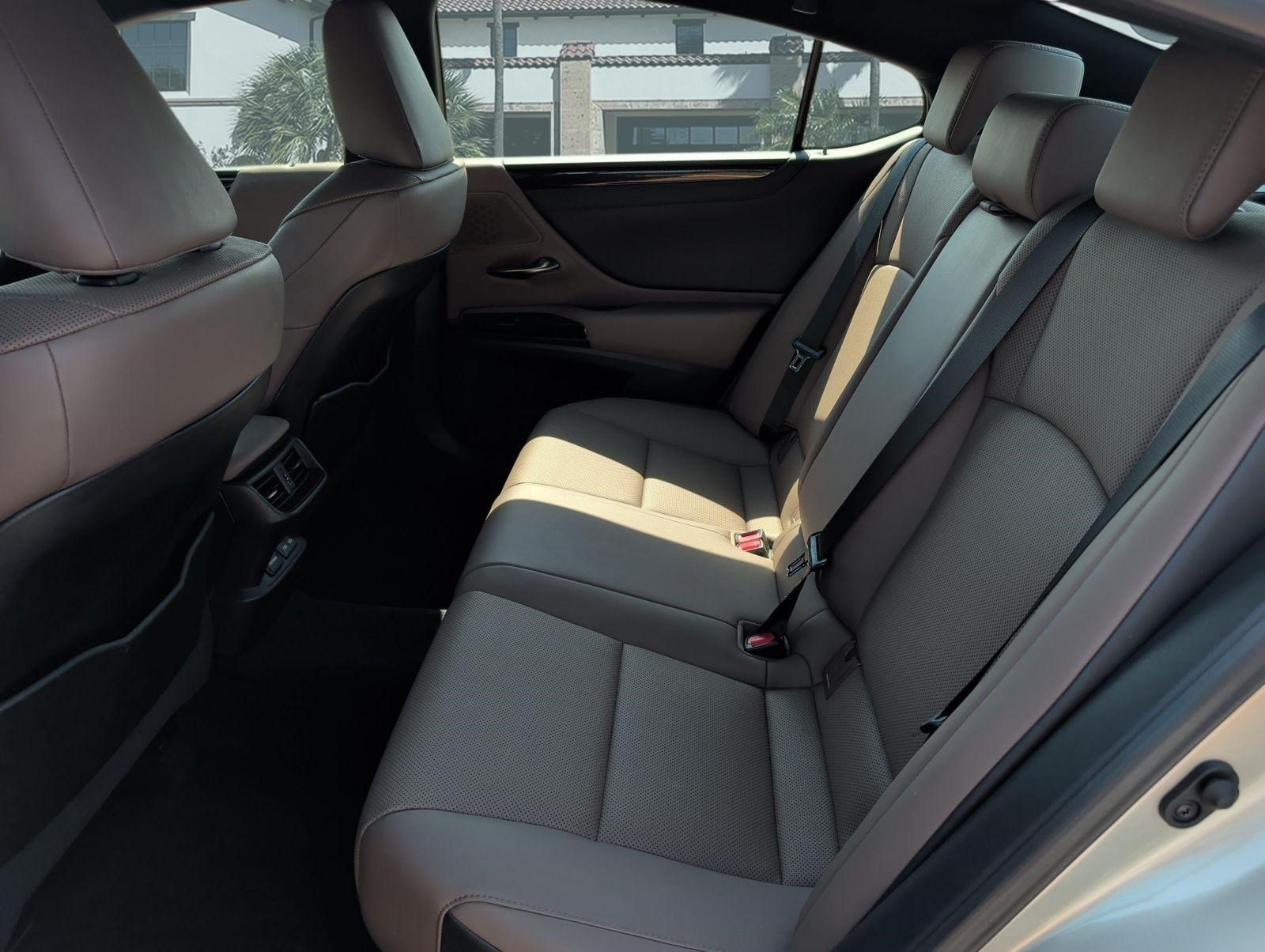 Certified 2022 Lexus ES 350 w/ Accessory Package 2 FWD image 25