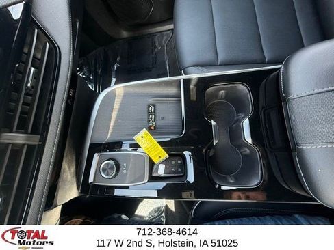 Used 2025 Buick Enclave Preferred AWD/4WD image 29