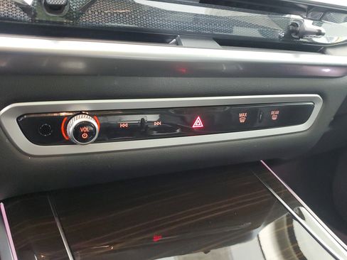 Certified 2025 BMW X7 xDrive40i image 22