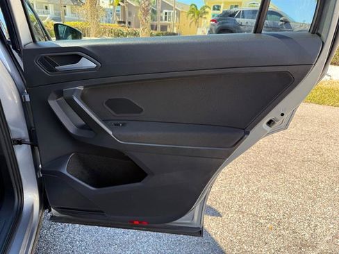 Used 2021 Volkswagen Tiguan S image 17