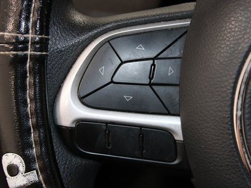 Used 2017 Jeep Renegade Sport w/ Power & Air Group image 19