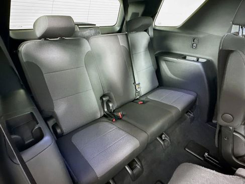 Used 2023 Chevrolet Traverse LT image 36