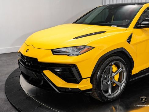 Used 2024 Lamborghini Urus S image 8
