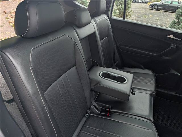 Used 2024 Volkswagen Tiguan SE R-Line AWD/4WD image 17