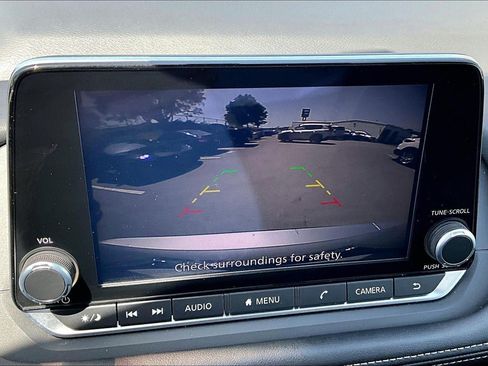 Used 2025 Nissan Rogue SV FWD image 20