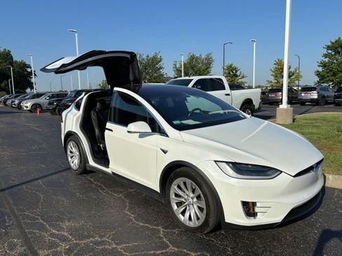 Used 2018 Tesla Model X 100D AWD/4WD image 16