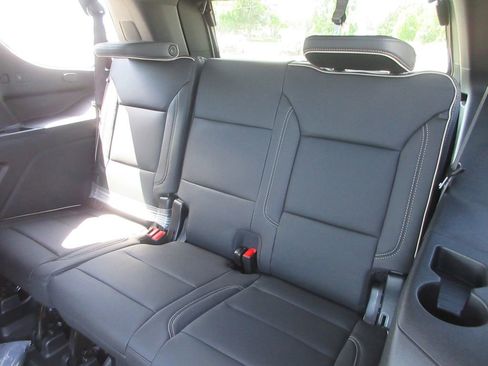 New 2026 GMC Yukon Elevation w/ Elevation Premium Package AWD/4WD image 13