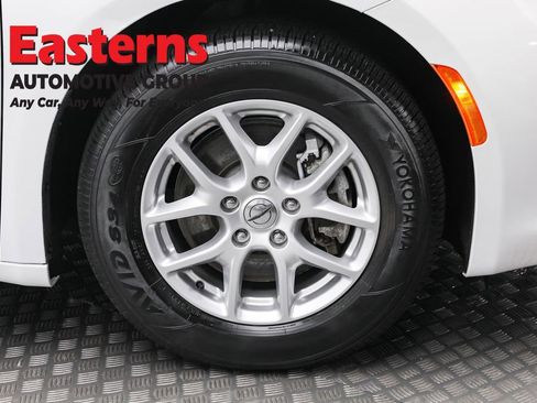 Used 2022 Chrysler Voyager LX image 29