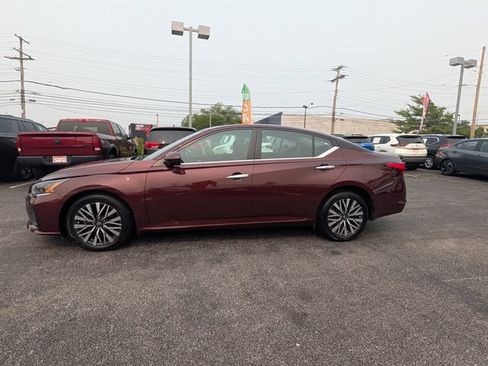 Used 2024 Nissan Altima 2.5 SV w/ SV Premium Package AWD/4WD image 6