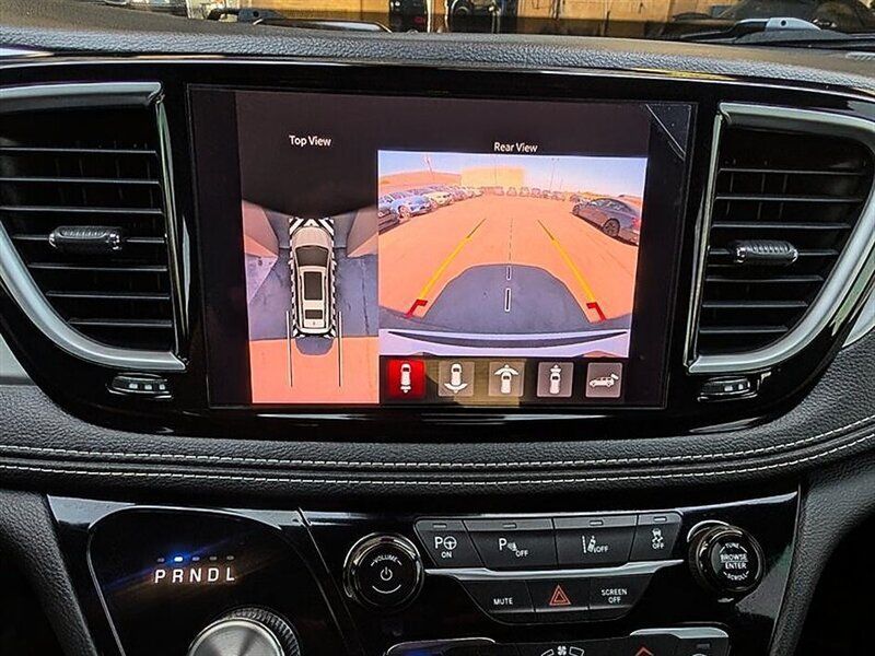 Used 2023 Chrysler Pacifica Limited w/ S Appearance Package FWD image 24
