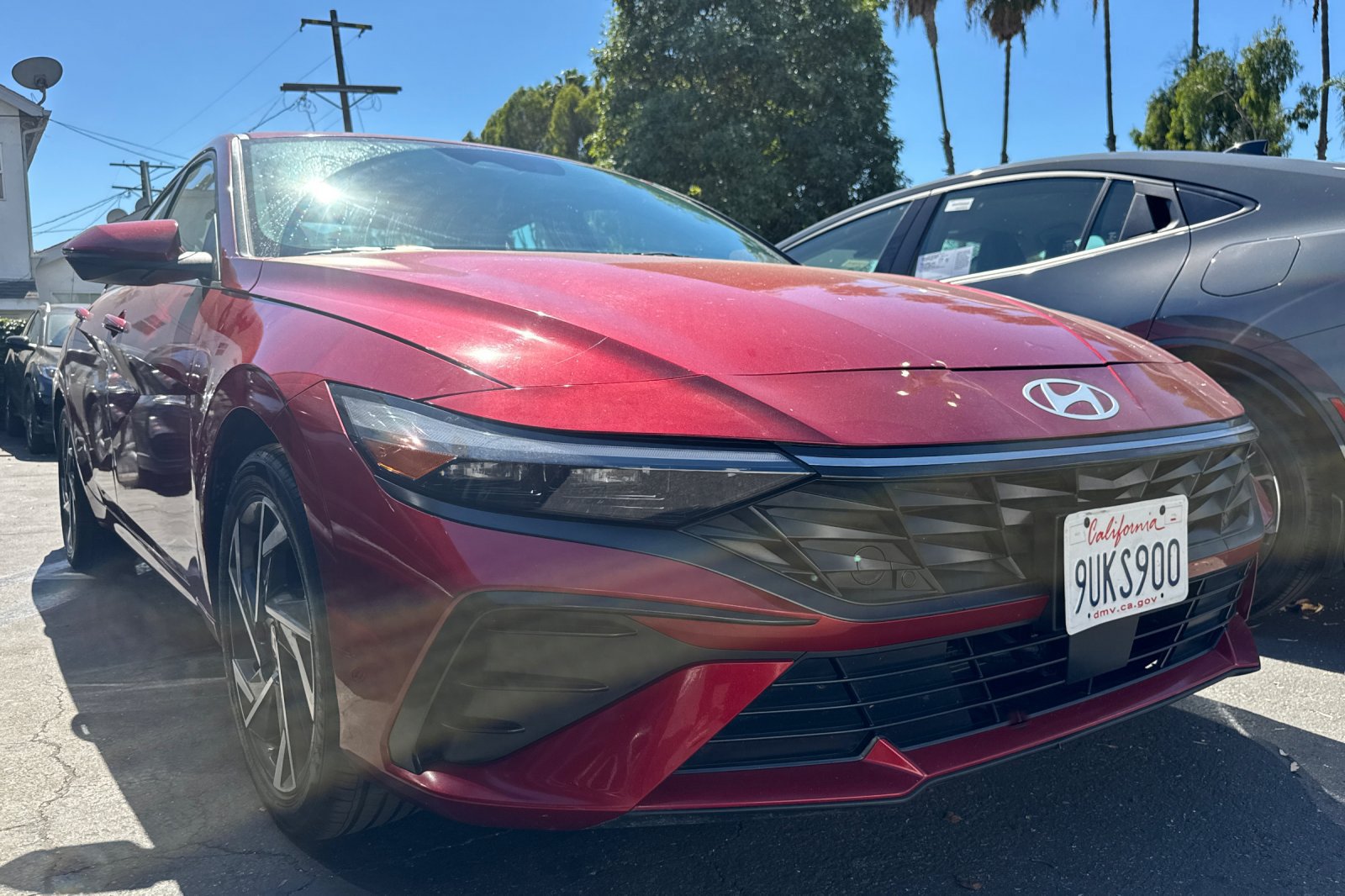 Used 2025 Hyundai Elantra Limited FWD image 2