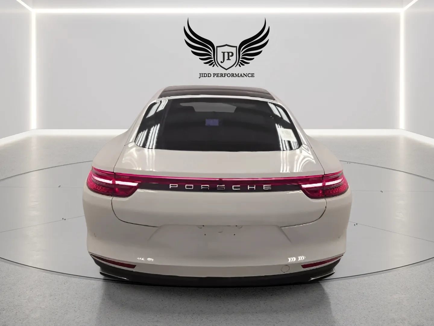 Used 2018 Porsche Panamera 4 AWD/4WD image 5