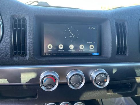 Used 2004 Chevrolet SSR w/ Preferred Equipment Group image 37