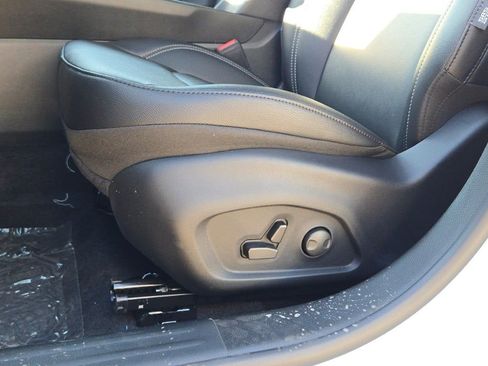 New 2026 Jeep Compass Limited image 24