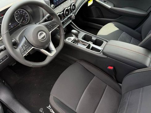 New 2025 Nissan Sentra SR w/ Midnight Edition image 16