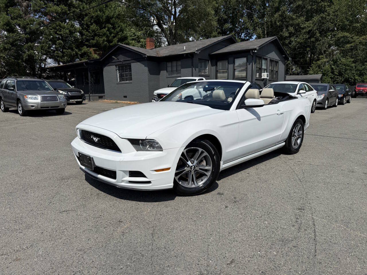 Used 2014 Ford Mustang Premium RWD image 1