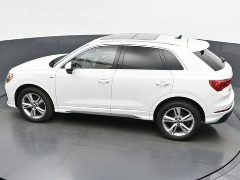Used 2020 Audi Q3 2.0T Premium w/ Convenience Package AWD/4WD image 23