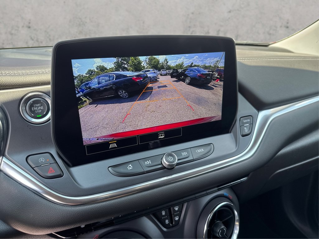 Used 2025 Chevrolet Blazer LT AWD/4WD image 33
