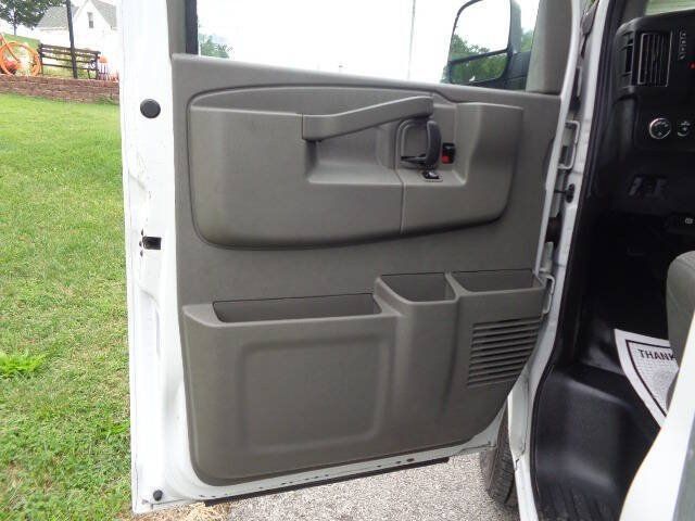 Used 2021 Chevrolet Express 3500 w/ Power Convenience Package RWD image 14