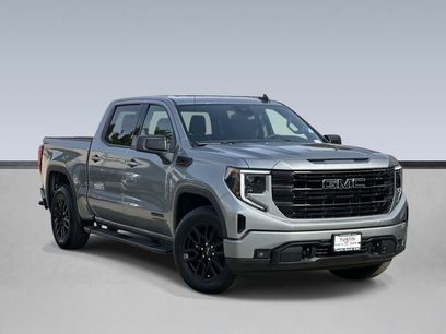 New 2026 GMC Sierra 1500 Elevation w/ LPO, Elevation Black Package