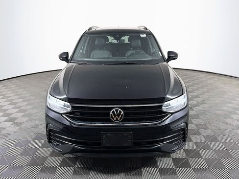 Used 2023 Volkswagen Tiguan SE R-Line FWD image 2