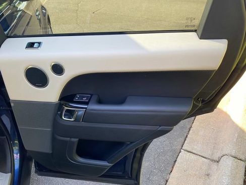 Used 2018 Land Rover Range Rover Sport HSE AWD/4WD image 35