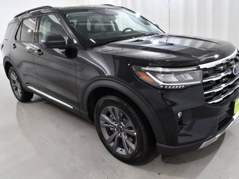 New 2025 Ford Explorer Active w/ Active Comfort Package image 5