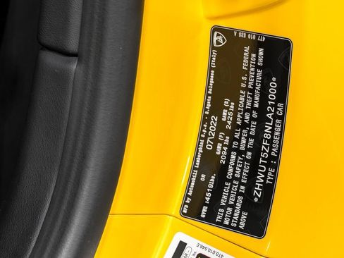 Used 2022 Lamborghini Huracan EVO RWD image 11