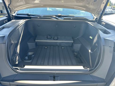 New 2026 GMC Sierra EV Elevation w/ LPO, Elevation Dark Package image 29