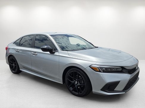 Used 2024 Honda Civic Sport image 3