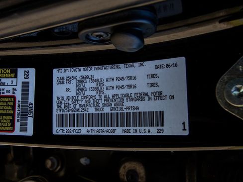 Used 2016 Toyota Tacoma SR5 image 28