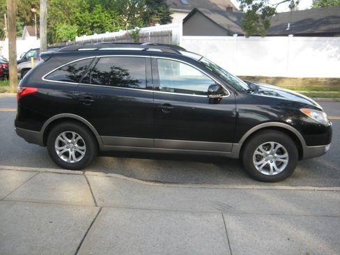 Used 2011 Hyundai Veracruz GLS w/ Premium Pkg 2 FWD image 4