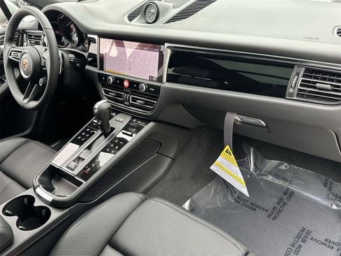 New 2026 Porsche Macan S image 21