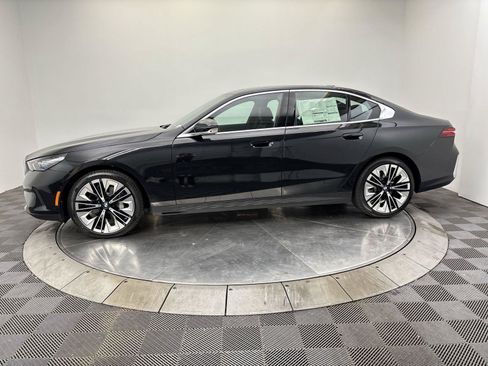 New 2027 BMW 530i xDrive w/ Premium Package AWD/4WD image 16