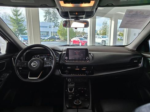 Used 2021 Nissan Rogue SV w/ Premium Package image 25