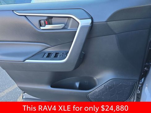 Used 2024 Toyota RAV4 XLE image 32