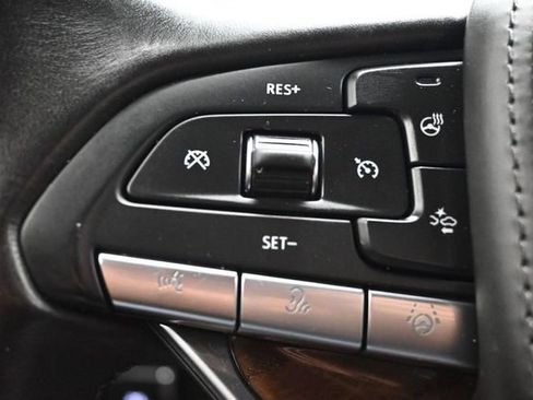 Used 2021 Cadillac Escalade Premium Luxury Platinum RWD image 23