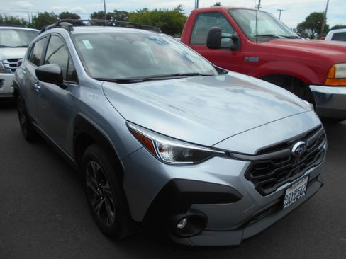 Used 2024 Subaru Crosstrek 2.0i Premium AWD/4WD image 3