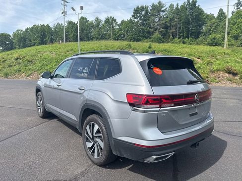 Used 2025 Volkswagen Atlas SE AWD/4WD image 7