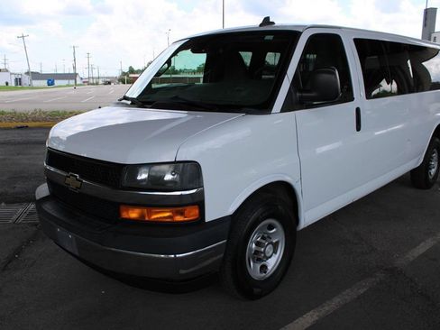 Used 2019 Chevrolet Express 3500 LT w/ LT Preferred Equipment Group RWD image 2