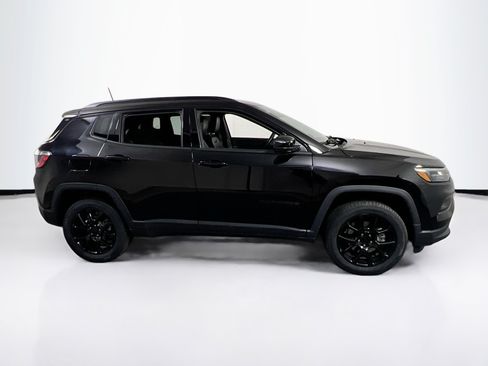 Used 2022 Jeep Compass Latitude w/ Convenience Group AWD/4WD image 4