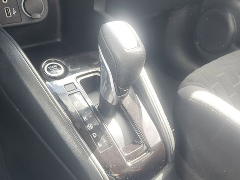 Used 2022 Nissan Kicks S FWD image 14