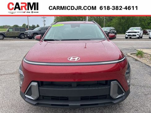 Used 2025 Hyundai Kona SEL FWD image 2