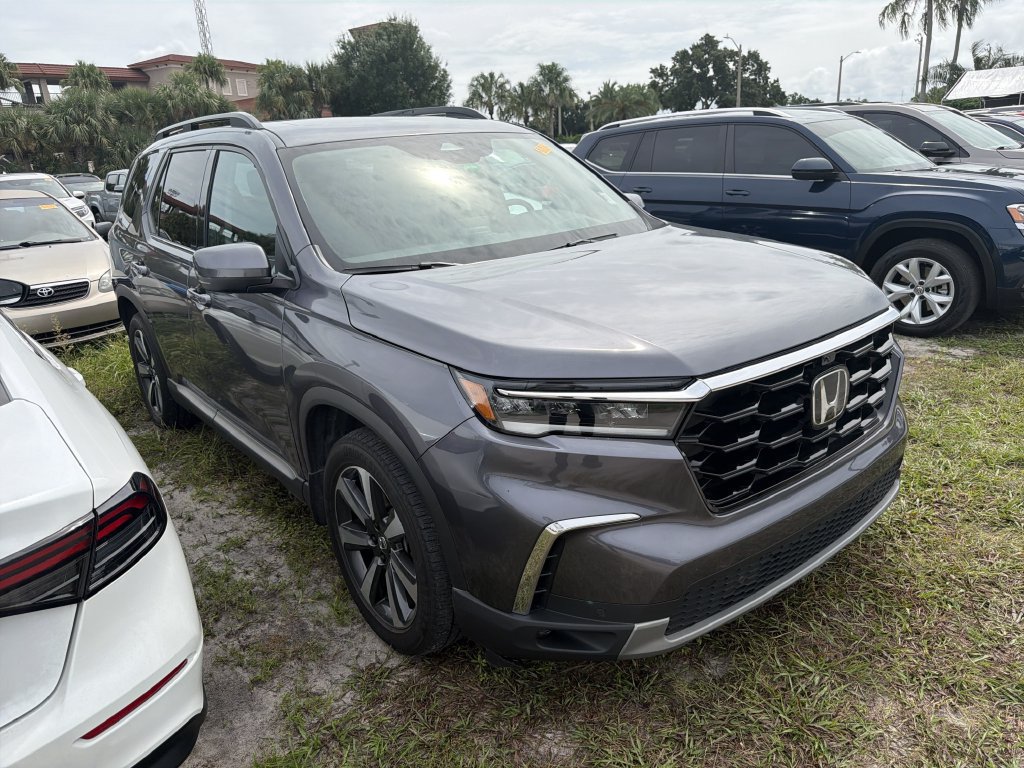 Used 2025 Honda Pilot Elite image 1