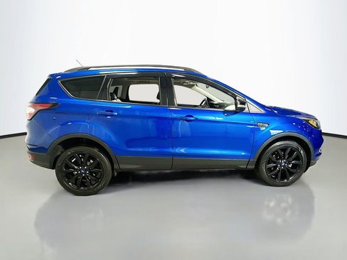 Used 2017 Ford Escape Titanium FWD image 9