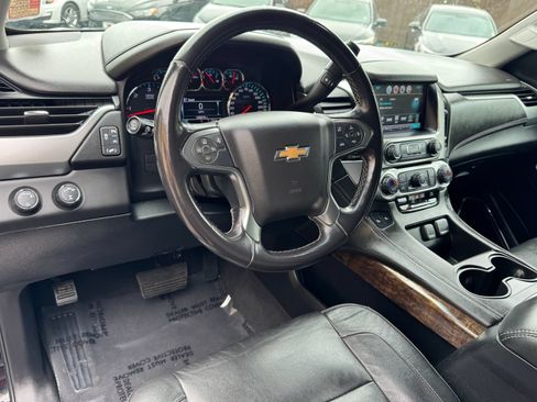 Used 2020 Chevrolet Suburban LT AWD/4WD image 10