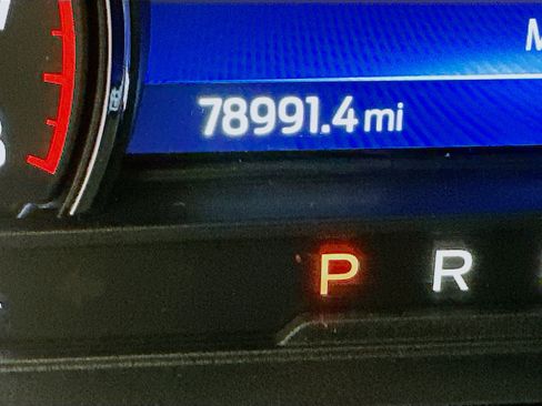 Used 2020 Ford Explorer XLT w/ Equipment Group 202A image 19