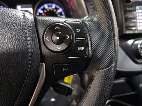 Used 2017 Toyota RAV4 LE image 12